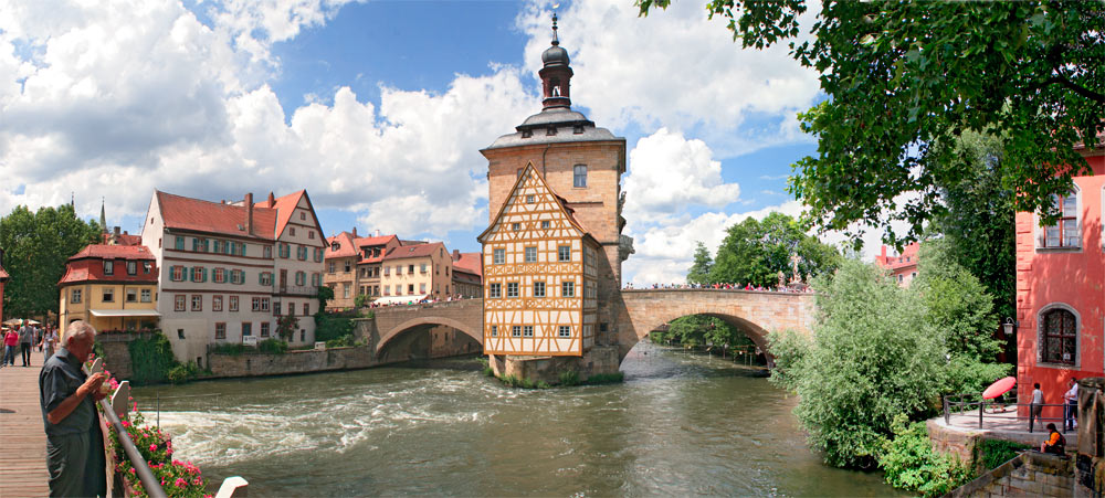 Panoramafoto von Bamberg mit Rathaus und Regnitz Bamberg