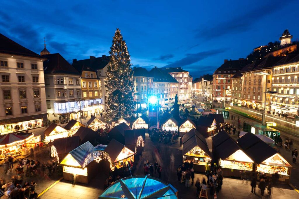 Christkindlmarkt am Hauptplatz in Graz