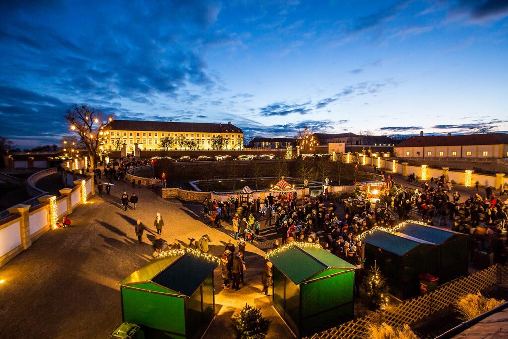 Weihnachtsmarkt auf Schloss Hof