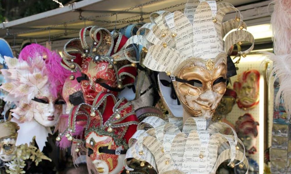 Venezianische Masken: Karneval in Venedig 2012