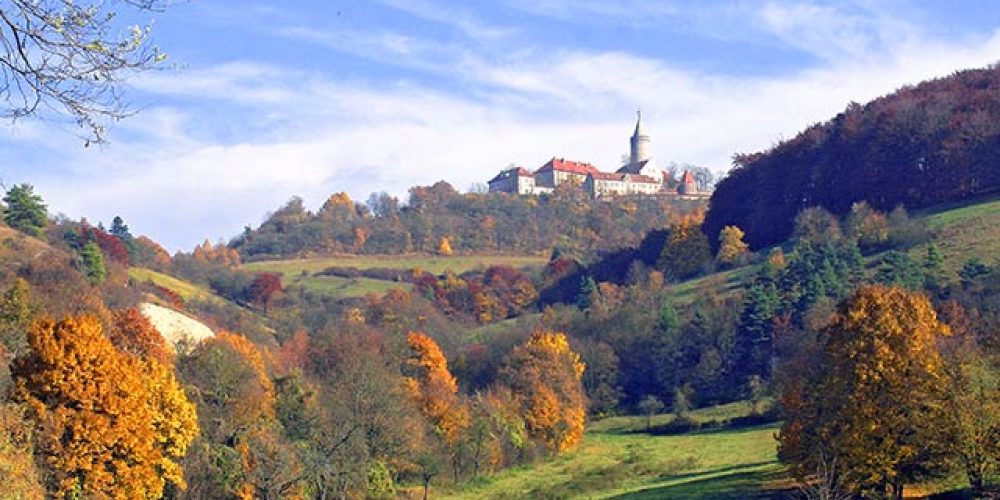 Thüringer Leuchtenburg in Herbstfarben
