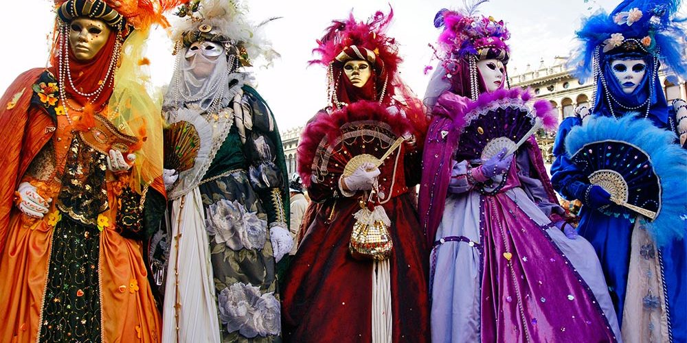 Venezianische Maskenbälle zum Karneval in Venedig